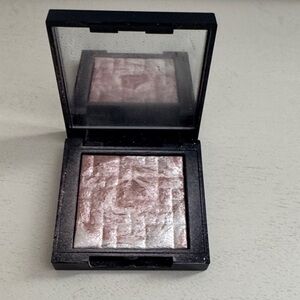 Bobbi Brown pink glow  highlighter